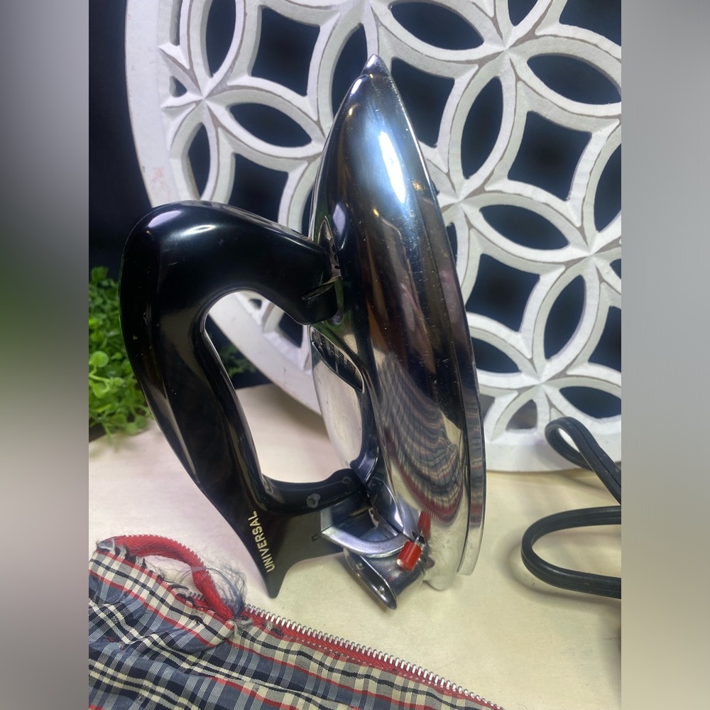 Universal‎ Sleek Black and Silver Iron